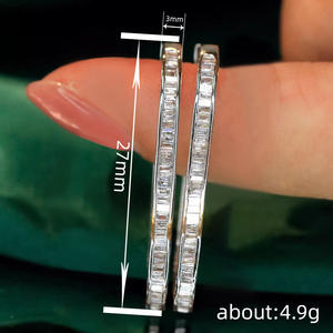 Orecchini a Cerchio in Oro Bianco con Diamanti, Argento 925, Taglio Baguette, Incastonatura a Canale, Classici per Uso Quotidiano Femminile - Product Image 6