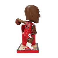 Su misura in resina Basketball Star Bobblehead Desktop portamatite atleta artigianato statuette decorazioni per la casa regali per bambini
