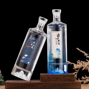 Luxury thick sole with mountain wholesale 500ml glass bottle alcohol vodka sample glass bottle of wine glass wine bottle