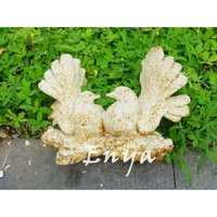 Statue de colombe en fonte vintage, motif oiseaux amoureux, finition rouille naturelle, marque ENYA, décoration artisanale en métal pour la maison et le jardin