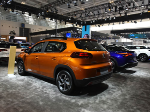 Nuevo Dongfeng Citroën <span class=keywords><strong>C3</strong></span>-XR, SUV <span class=keywords><strong>Pequeño</strong></span> de 5 Puertas, 5 Asientos, Motor de Gasolina 1.2T 116HP, Euro VI, Asientos de Aleación de Aluminio Oscuros, Luces LED - Product Image 3