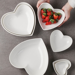 Tazón de Cerámica Blanco Puro en Forma de Corazón, Simple y Bonito, para Frutas, Ensaladas, Pudín y Repostería - Product Image 1
