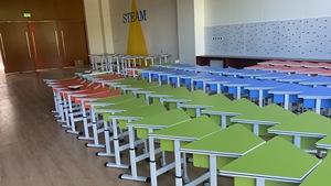 Meubles de classe scolaire modernes et écologiques de bonne qualité GUANGWEI, <span class=keywords><strong>table</strong></span> et chaise de groupe trapézoïdale, hauteur réglable pour les élèves - Product Image 5