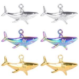 <span class=keywords><strong>Collier</strong></span> pendentif requin en acier inoxydable 32 mm plaqué or 18 carats, bijou ras-du-cou animal marin pour homme et femme - Product Image 3