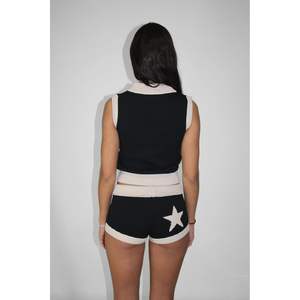 Ensemble deux pièces tricoté personnalisé 2026 pour femme : Gilet pull sans manches zippé et short, tenue Y2K 100% acrylique anti-boulochage - Product Image 4