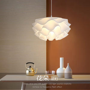 Lámpara de Araña Moderna Minimalista de Estilo Nórdico con Forma de Piña, LED, para Comedor o Dormitorio, Lámpara Colgante de Lujo con 3 Años de Garantía - Product Image 4