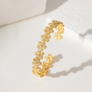 <span class=keywords><strong>Bracciale</strong></span> in Acciaio Inossidabile a Forma di C con Piccola Margherita Aperta, Design Semplice e Alla Moda - Product Image 5