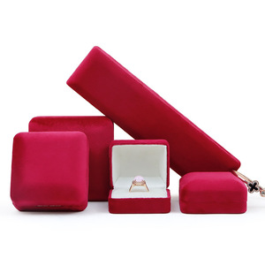 Boîte à bijoux en velours personnalisée avec impression de logo sur mesure, matériau recyclable - Product Image 2