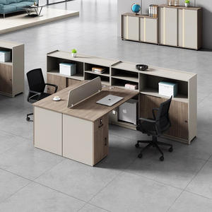 Ensemble bureau et chaise Saint-Leste en forme de L avec rangement pour poste de travail des employés financiers - Product Image 2