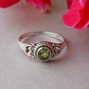 แหวนเงินสเตอร์ลิงสำหรับผู้หญิงทำด้วยมือ925โดยเฉพาะโรสโกลด์ชุบด้วยหินควอตซ์ธรรมชาติทรงไข่ตัดทรงรีสไตล์คลาสสิก - Product Image 3