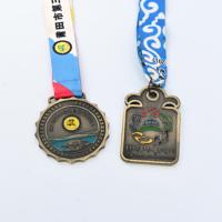Médaille en métal de forme irrégulière créative, polie, personnalisée, badge de récompense artisanal pour les cérémonies de festival et de célébration