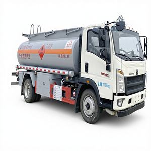 Camion <span class=keywords><strong>citerne</strong></span> HOWO <span class=keywords><strong>5000</strong></span> litres 4*2 Mini camion <span class=keywords><strong>citerne</strong></span> à carburant à vendre - Product Image 1