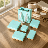 Boîtes à bijoux en carton personnalisées de luxe ZXF, forme carrée 8x8x3,5 cm, couleur orange, fermeture à pression, sac d'emballage avec logo personnalisé pour