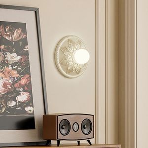 โคมไฟติดผนังสไตล์ฝรั่งเศสแบบมินิมอลสีครีม ดีไซน์เนอร์ออกแบบ สำหรับทางเข้า โถงทางเดิน และผนังตกแต่ง - Product Image 5