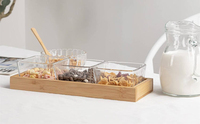 Plateau de service transparent carré en verre avec plateau en bambou pour apéritifs, sucreries, fruits, desserts et collations