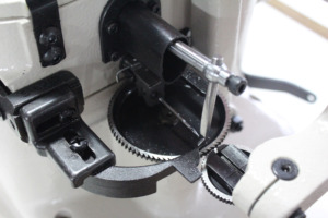 Macchina da cucire ad alta velocità <span class=keywords><strong>Simge</strong></span>.SI-600 China macchina da cucire pelliccia industriale - Product Image 3
