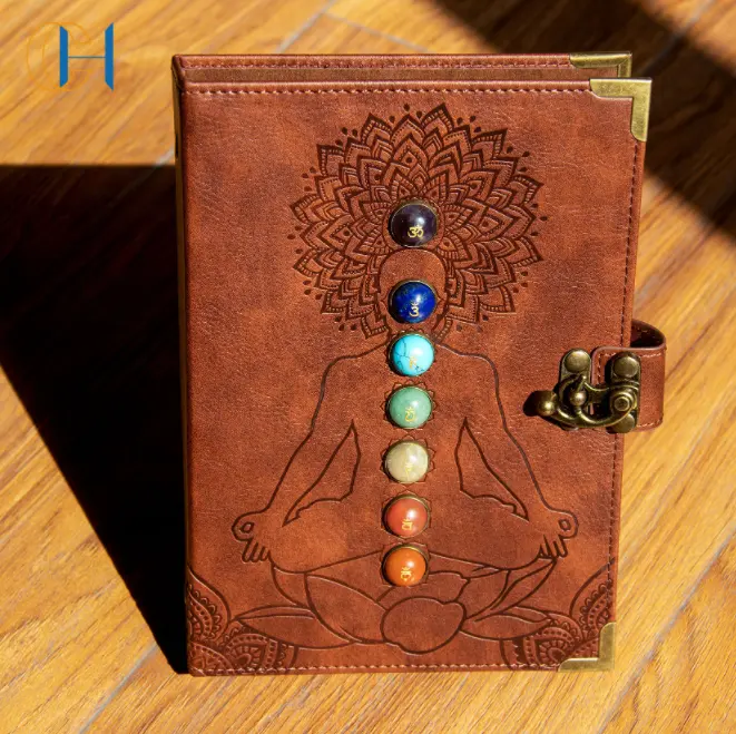 Benutzer definierte Logo-Druck Luxus Crystal Yoga 7 Chakra Notebook Manifestation Vintage Leder A5 Spirituelle Zeitschriften
