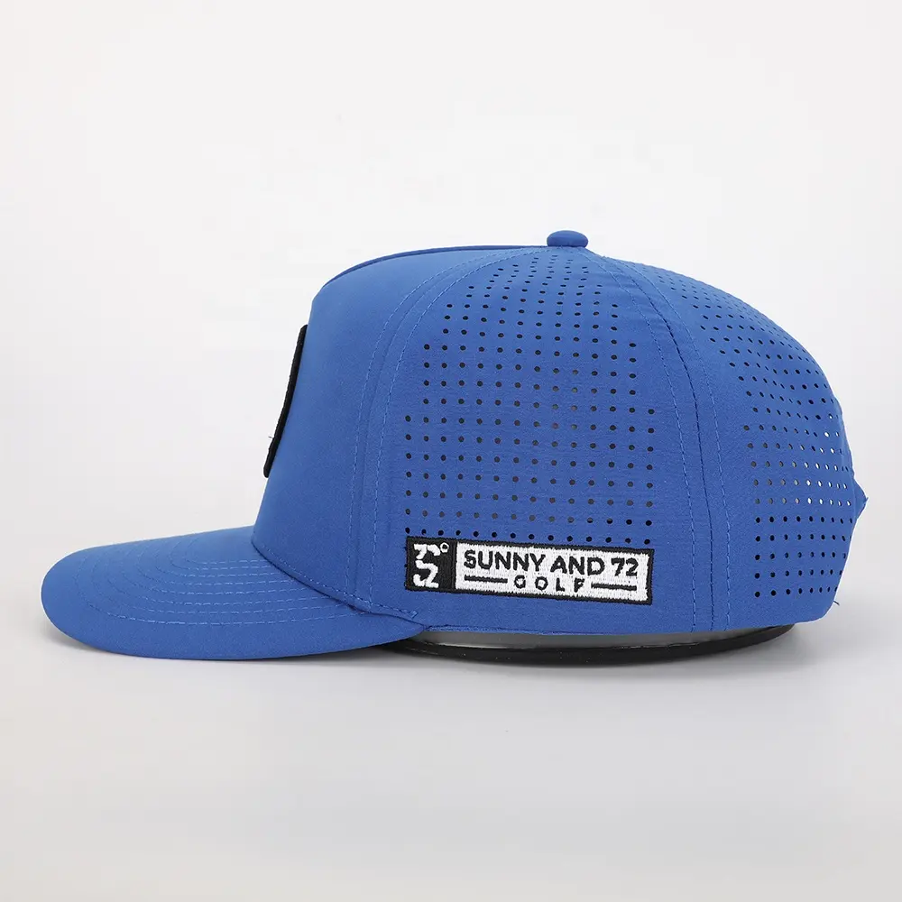 Toppa di alta qualità di ricamo Logo 5 pannello Gorras poliestere impermeabile Sport cappello all'ingrosso personalizzato Laser Cut foro cappellino da Baseball