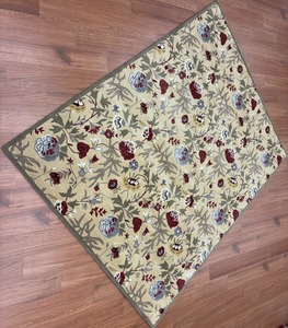 พรมขนสัตว์ทอมือ ป้องกันการลื่น ขนปานกลาง สีเบจแดง ลายดอกไม้ ผลิตในอินเดีย สำหรับห้องนั่งเล่น ห้องนอน และบ้าน - Product Image 6