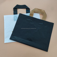 Sac en plastique transparent PE rose et blanc avec poignée robuste, imprimé sérigraphié avec logo personnalisé, résistant à l'humidité, pour T-shirt et cadeaux, Guangdong