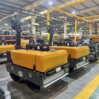 Compacteur routier vibrant à double tambour de 0,6 tonne certifié CE avec composants centraux à engrenages et système hydraulique, à conducteur marchant