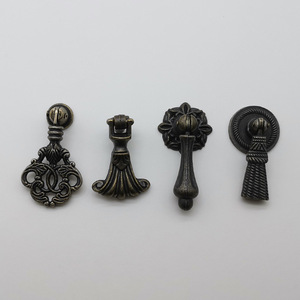 ล็อคเฟอร์นิเจอร์สีบรอนซ์สไตล์เรโทร ล็อคลิ้นชักสไตล์จีนพร้อมกุญแจ วัสดุเหล็กทนทาน - Product Image 4