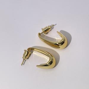 Boucles d'oreilles clous pour femmes Tianyu Gems, plaquées or, forme de lettre, style vintage de luxe léger, style Hong Kong - Product Image 3