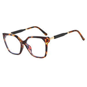 Occhiali da Sole Cat Eye Quadrati e Audaci per Donne, Montatura Spessa Oversize, Protezione UV400, Stile Chic e Audace, Personalizzabili con Logo - Product Image 5