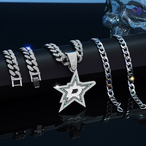 Set de Collar de Estrella para Hombre - Colgante Largo de Cinco Puntas y Pulsera Cubana con Incrustaciones de Diamantes, Regalo Completo de Joyería Hip Hop - Product Image 3