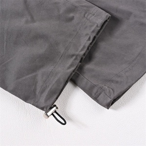 กางเกงขายส่งคุณภาพสูงทรงขากระดิ่งสำหรับผู้ชาย เป็นมิตรกับสิ่งแวดล้อม ระบายอากาศได้ดี มีเชือกผูก ปรับขนาดได้ มีกระเป๋าหลายช่อง ทันสมัย - Product Image 5