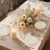 Assiettes en plastique transparentes avec perles dorées, 13 pouces, rondes, blanches, sous-assiettes, vaisselle jetable en vrac pour la location d'événements