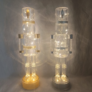 Decoración Navideña de Escritorio al por Mayor, Cascanueces Acrílico con Luz LED, Soldado Navideño - Product Image 3