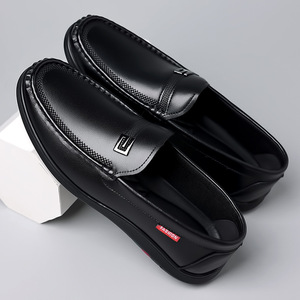 รองเท้าโลฟเฟอร์แบบสวมสำหรับผู้ชาย ฤดูใบไม้ผลิ/ฤดูร้อน ปี 2026 หนังแท้และหนัง PU ด้านบน หัวมน ปักโลโก้ พื้นรองเท้า EVA พื้นรองเท้าด้านนอกกันลื่น - Product Image 4