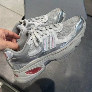 Chaussures de course sportives à lacets, avec empeigne en mesh respirant, antidérapantes et durables, chaussures de marche luxueuses - Product Image 1