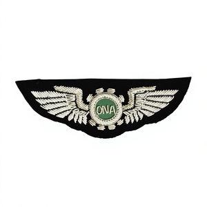 Écusson brodé en fil de laine non tissé argenté « Norway Pilot », fabriqué sur mesure, badges de blazer écologiques - Product Image 1