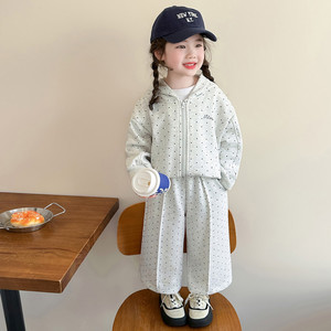 Set Due Pezzi Primaverile 2026 per Bambine: Cardigan con Cappuccio e Pantaloni Sportivi Casual con Motivi Cartoon - Product Image 1