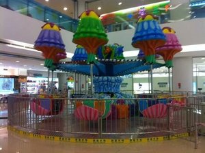Carrusel de Fibra de Vidrio con Forma de Medusa, Atracciones Familiares para Interiores en Parques de Trampolines, Hecho de Plástico, Metal y Acero Duraderos - Product Image 6
