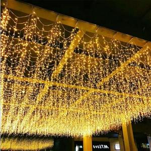 Guirlande lumineuse LED de Noël 220V, décorations de Noël en forme de glaçons pour les fêtes avec prise de courant intégrée - Product Image 6