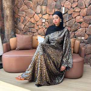 Abaya <span class=keywords><strong>Araba</strong></span> Loriya 2026 con Stampa Leopardata, <span class=keywords><strong>Vestito</strong></span> Lungo in Tessuto Metallico Unico, Kaftan con Farfalle, Abito Modesto per Donne Musulmane - Product Image 1