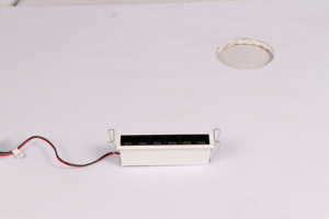 Luminaire linéaire de bureau à LED Luminaire carré 8 watts à intensité variable anti-éblouissement à six têtes à LED Lumière linéaire - Product Image 6