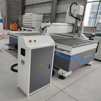 Chine nouvelle conception automatique 3 axes sculpture sur bois conception Machine 4X8 pieds CNC routeur 1325 machine de gravure sur bois à vendre