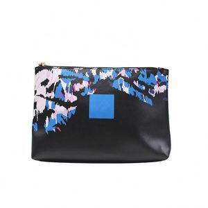 Sac de maquillage en nylon PU, design européen et américain, fabriqué en usine BSCI, sac de voyage tendance, sac de rangement portable pour cosmétiques et articles de toilette - Product Image 2