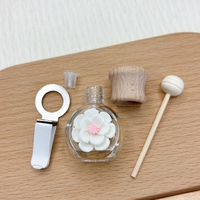 Diffuseur de parfum de voiture en verre coloré rond de 8 ml avec clip de ventilation et bouchon à vis, flacon de parfum pour voiture