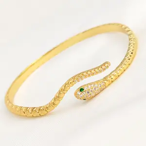 Braccialetto di serpente in oro smeraldo CZ alla moda gioielli da donna con spirito e serpente bracciale