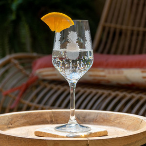 10,75 Oz Piña fresca Grabada Copa <span class=keywords><strong>de</strong></span> <span class=keywords><strong>vino</strong></span> <span class=keywords><strong>blanco</strong></span> Piña Grabada Copa <span class=keywords><strong>de</strong></span> <span class=keywords><strong>vino</strong></span> <span class=keywords><strong>Rueda</strong></span> <span class=keywords><strong>de</strong></span> diamante Grabado <span class=keywords><strong>Vino</strong></span> tinto Apto para lavavajillas - Product Image 3