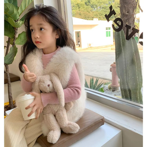 Pedido de Muestra al por Mayor: Chaleco de Piel Sintética para Niñas, Cálido de Invierno, sin Mangas, Colorido Macaron, Abrigo de Piel Sintética Esponjosa para Bebés - Product Image 1