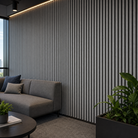 Panneau mural acoustique WYRAX en lattes de bois gris avec feutre gris 3000x600x21mm pour salle de conférence et rénovation murale commerciale