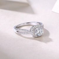 Prix d'usine 13052 Ensemble de bagues de mariage et de fiançailles à double doigt avec gros diamant et moissanite pour couples