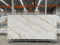 Pierre frittée moderne 3200x1600mmx12mm Usine de traitement professionnelle Calacatta Dalles de marbre Dalles de porcelaine frittées
