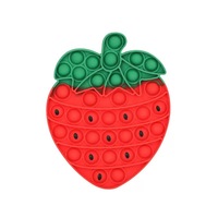 Fabricant en gros de jouets sensoriels à bulles rouges personnalisés en forme de fraise, jouets anti-stress en silicone pour enfants ayant des besoins spéciaux